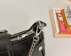 Women Casual Y2K Heart Buckle Shoulder Bag Chain Decor PU Underarm Purse for Girls