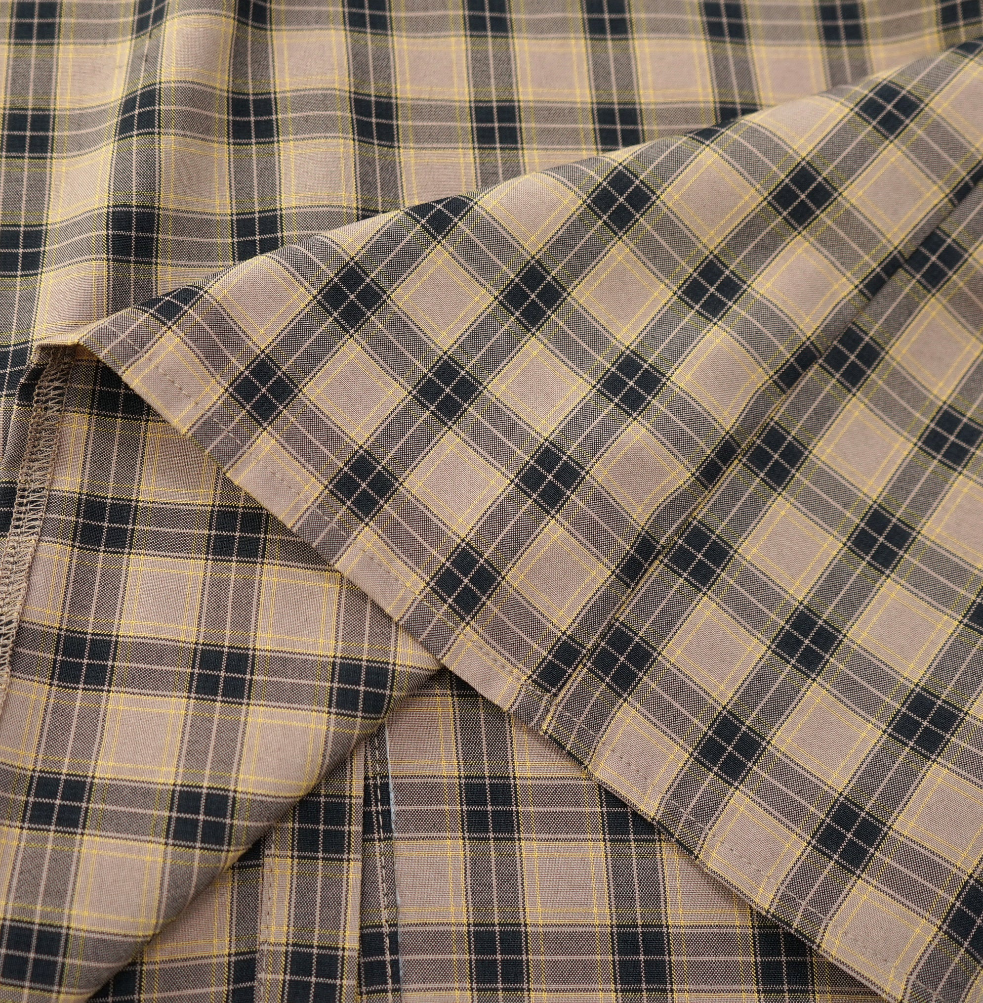 Vintage Plaid Peter Pan Collar Blouse Long Sleeve Button-Up Shirt with Ruffle Detail