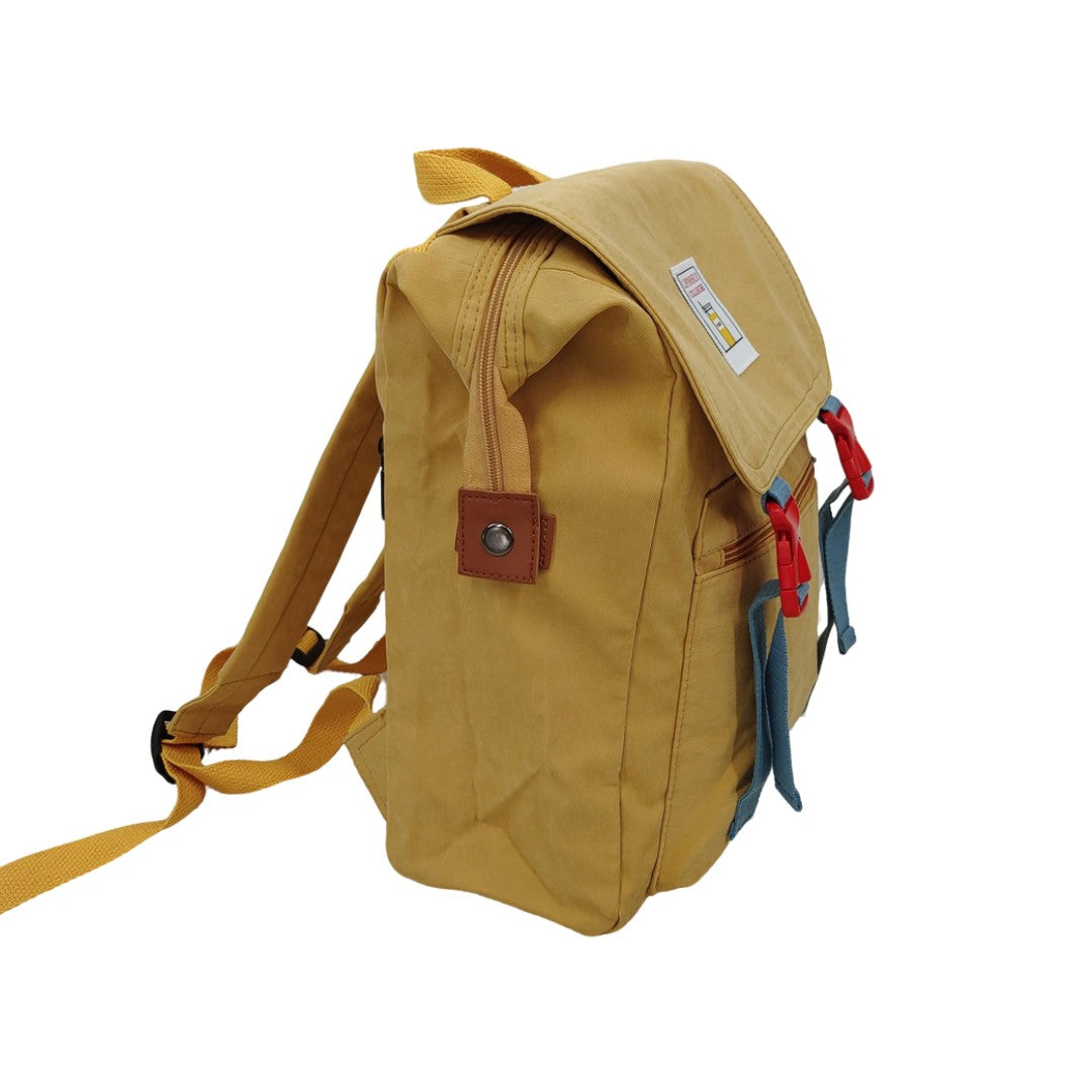 Casual vintage canvas daypack with front flap and zipper pocket, lightweight travel backpack