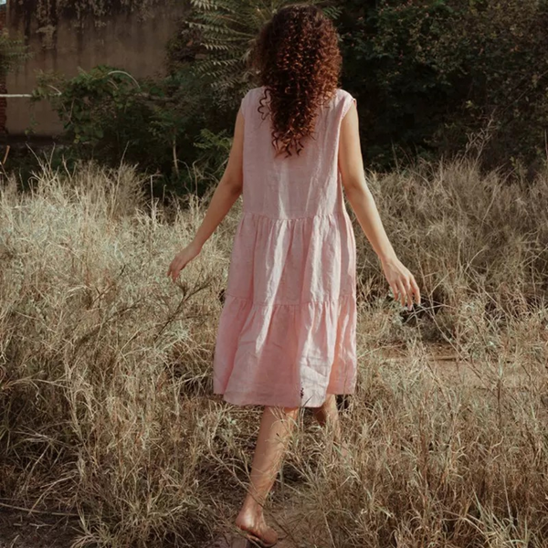 Women’s loose tiered linen sundress in soft pink