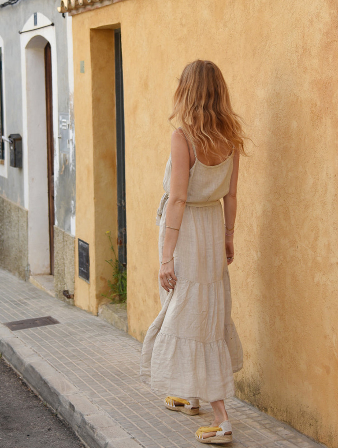 Linen Maxi Dress Spaghetti Strap Sleeveless Summer Long Dress Boho Vacation Style Tiered Sundress with Belt