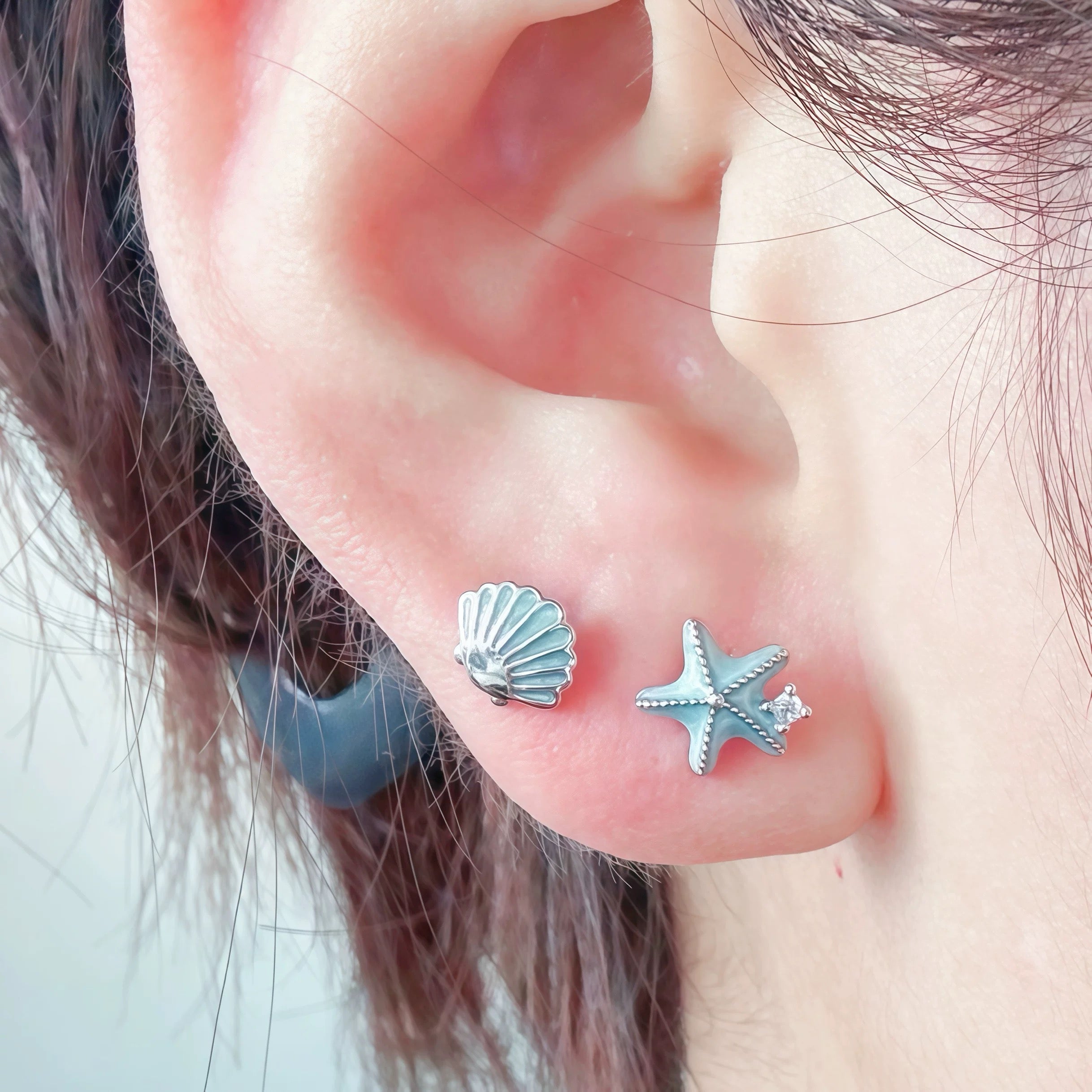 Ocean Starfish or Seashell Titanium Helix Earring Single Piece Screw-in Stud